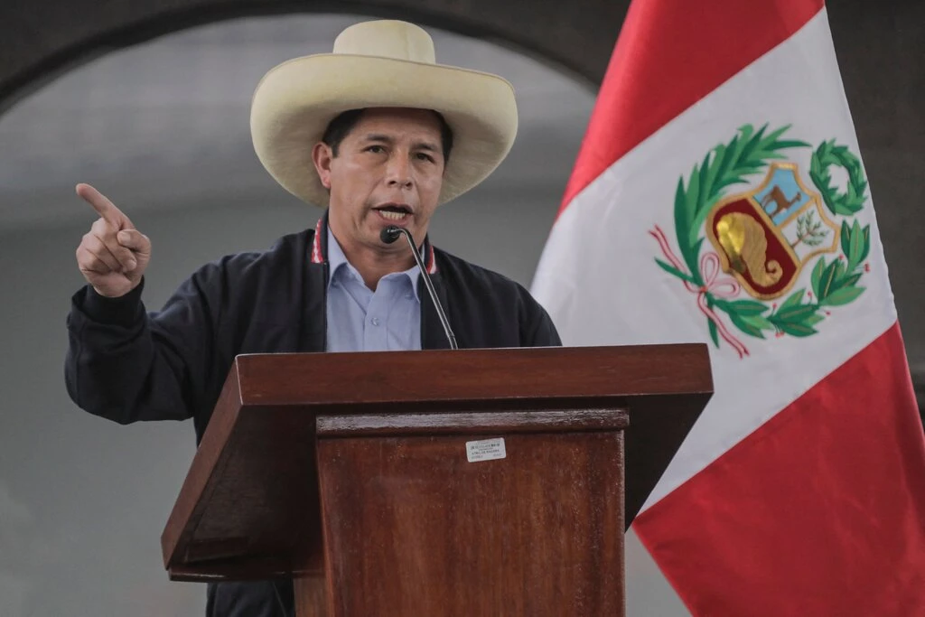 Presidente do Peru é preso e destituído do cargo ao tentar dá golpe institucional