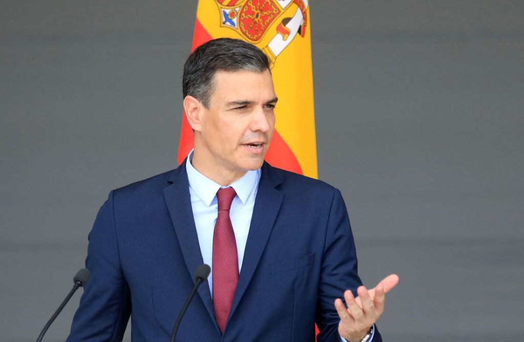 Premiê dissolve parlamento e convoca novas eleições na Espanha