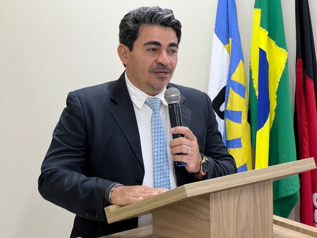 Naldo Cell assume interinamente o cargo de vereador da cidade de Conde. Flávio Melo tem licença aprovada e não receberá salários