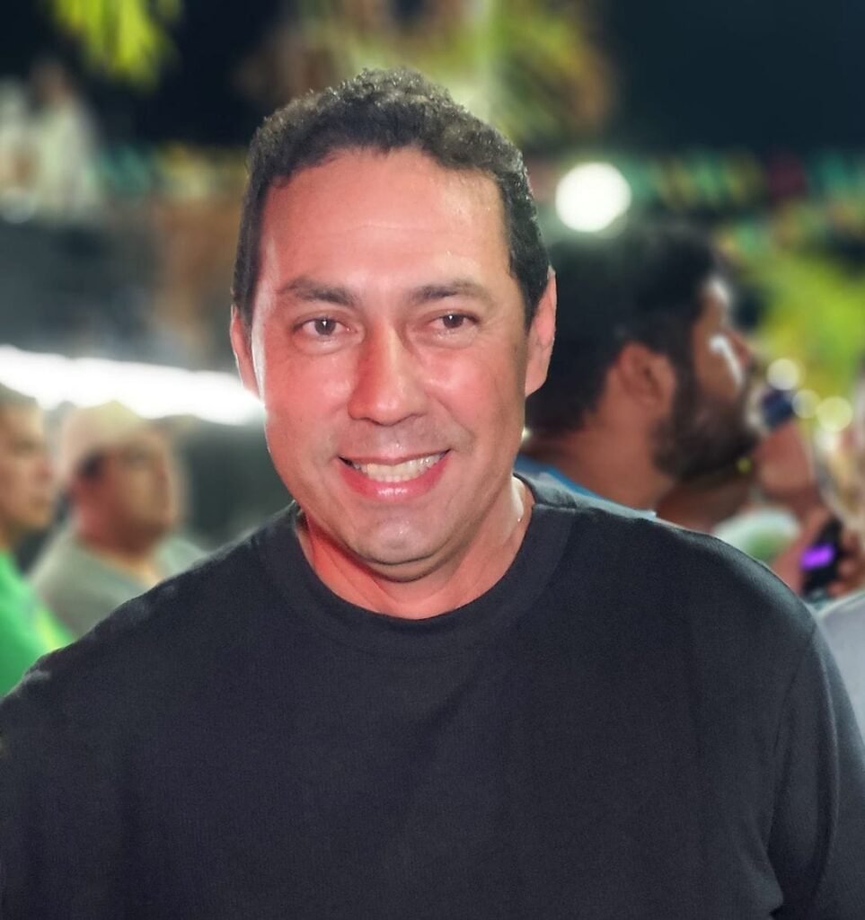 Prefeito não, um Pai! Há 52 meses, funcionários públicos de Lucena recebendo em dia seus salários