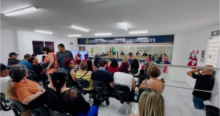 ESCANDALOSO – Prefeita Karla Pimentel quer aumentar para R$ 10 mil salários dos cargos de gabinetes e do Comando da Guarda Municipal