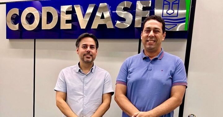 Reunião de Léo Bandeira com presidente da CODVASF discute Urbanização da Orla e do Centro de Lucena.