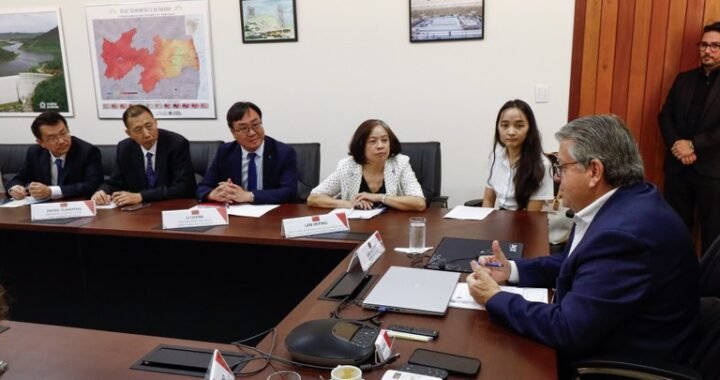 João Azevêdo trata de projeto do radiotelescópio Bingo e de novas parcerias em tecnologia com Consulado e empresa da China