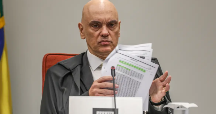 Moraes proíbe uso de fardas por réus durante interrogatório da tentativa de golpe de Estado