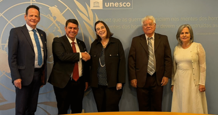 Vereadores vão à Unesco e pedem que Procissão da Penha seja considerada Patrimônio da Humanidade