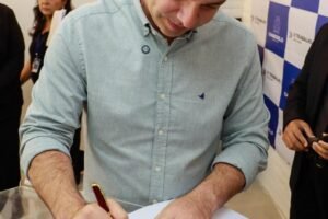 Prefeito André Coutinho reforça compromisso com a saúde e assina ordem de serviço para construção de moderna UBS na comunidade Stephanie Palhano, no Recanto do Poço