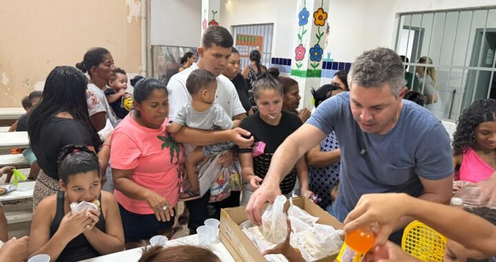 Prefeito André Coutinho promove tarde de recreação para crianças em abrigo improvisado