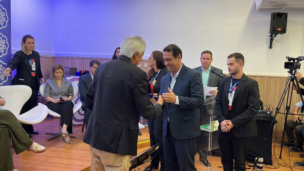 ALPB entrega a Prefeitura de Lucena medalha de Selo “Município Sustentável”