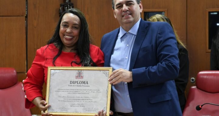 Ana Francisca Pessoa de Moura recebe o Título de Cidadã Pessoense