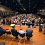 João Azevêdo entrega premiação a professores e escolas que promoveram avanços na aprendizagem dos alunos