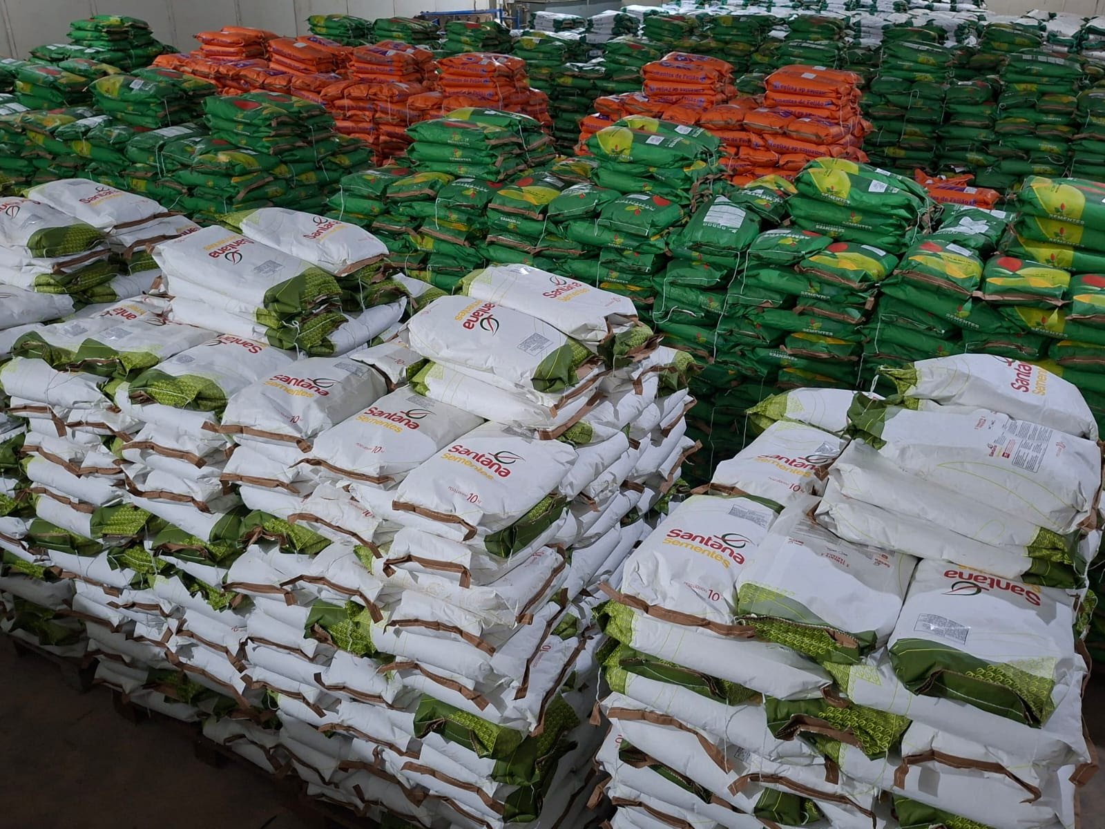 Governo da Paraíba distribui 520 toneladas de sementes com agricultores de todo Estado