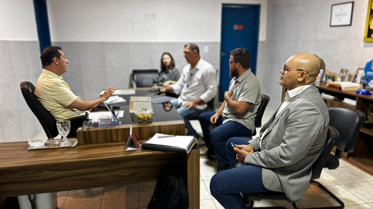 Cagepa atende pedido do prefeito Léo Bandeira e dá início a serviços de melhoria para o abastecimento de água durante o Carnaval de Lucena