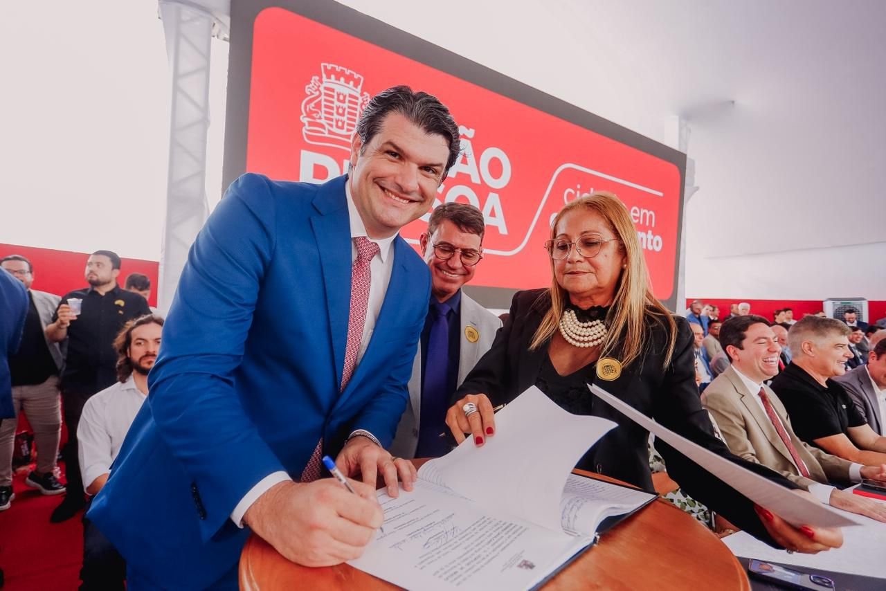 Empossado, Leo Bezerra garante manter o ritmo de avanços e reafirma que fará a ‘melhor gestão da história de João Pessoa’