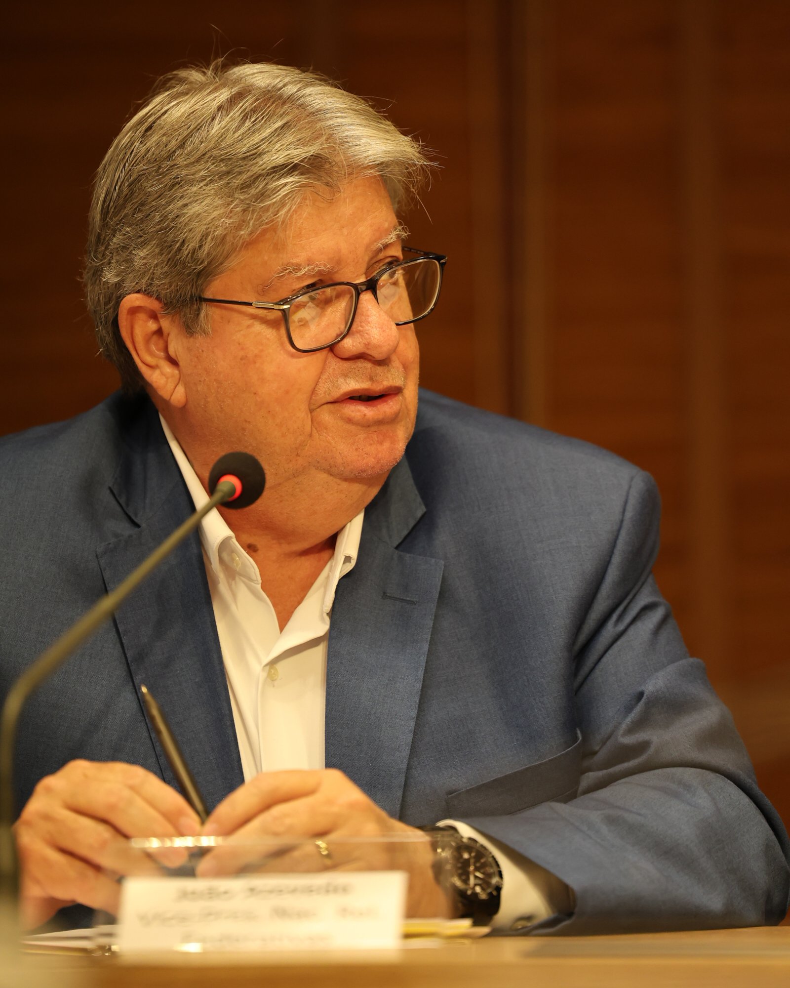 Em Brasília, João Azevêdo participa de reunião da executiva nacional do PSB para discutir fortalecimento do partido