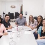 Leo Bezerra anuncia convocação de 97 aprovados no concurso da Educação e chega à marca de 500 novos profissionais