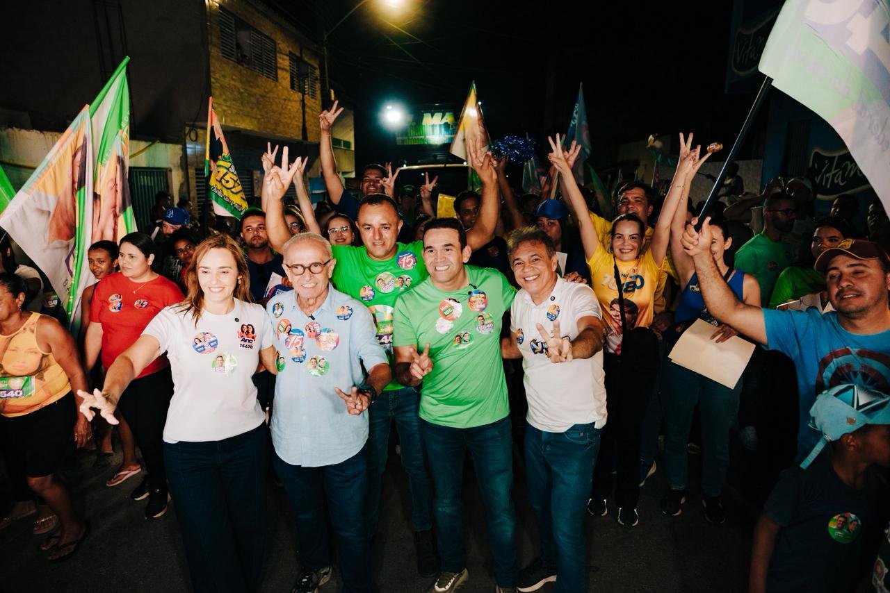 Em Campina, ao lado do  Romero, Cícero Lucena arrasta multidão no Mutirão com Dr. Jhony