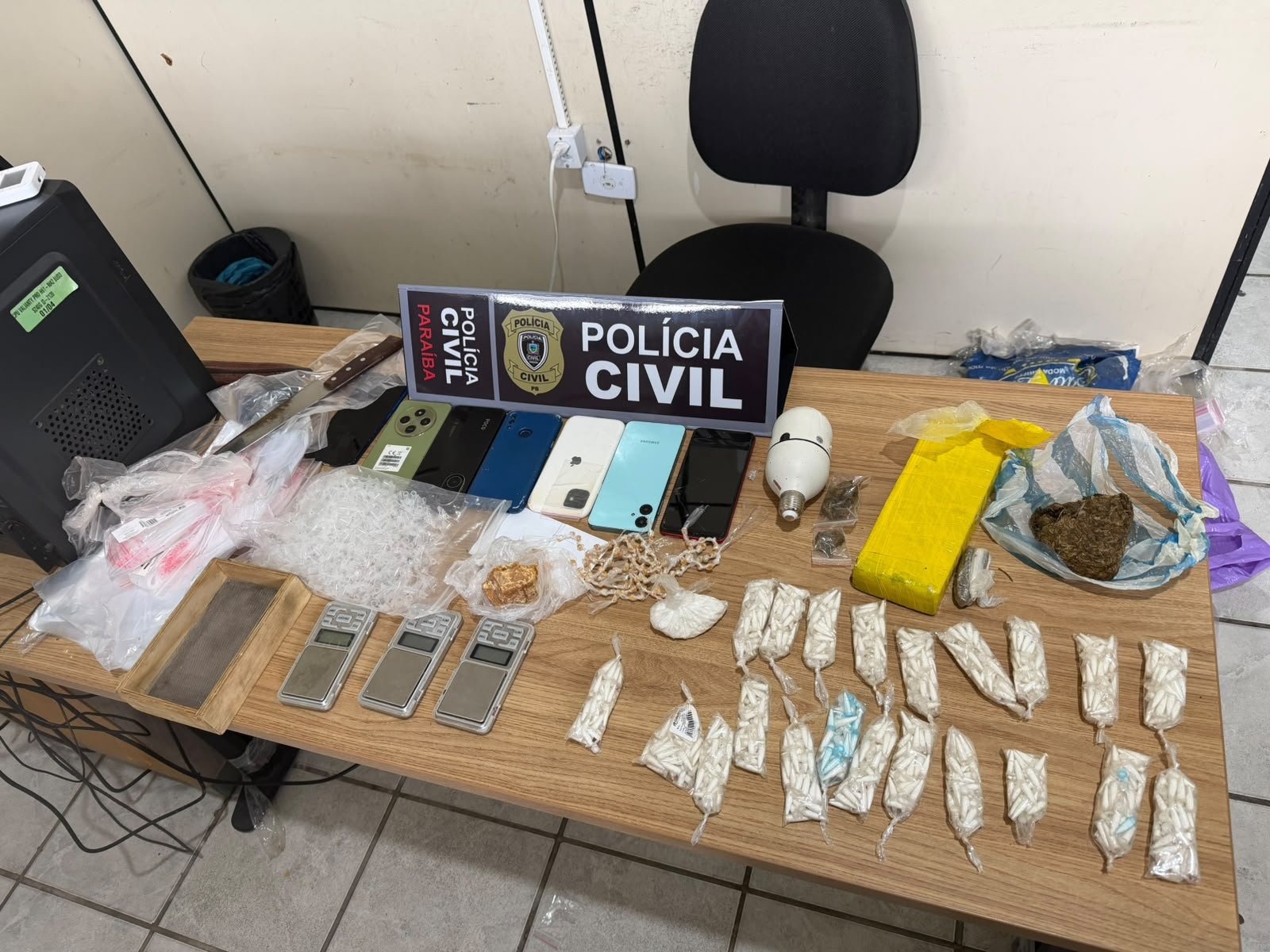 EM ALAGOA GRANDE: Polícia Civil apreende grande quantidade de drogas durante cumprimento de mandados de busca e apreensão